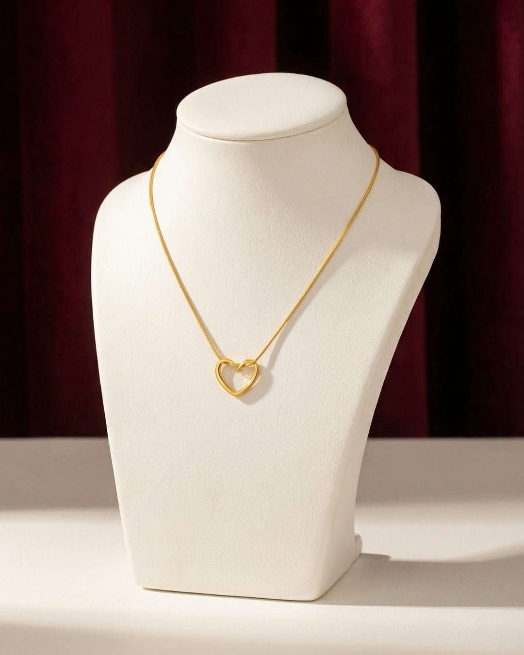 Trendy heart hollow necklace