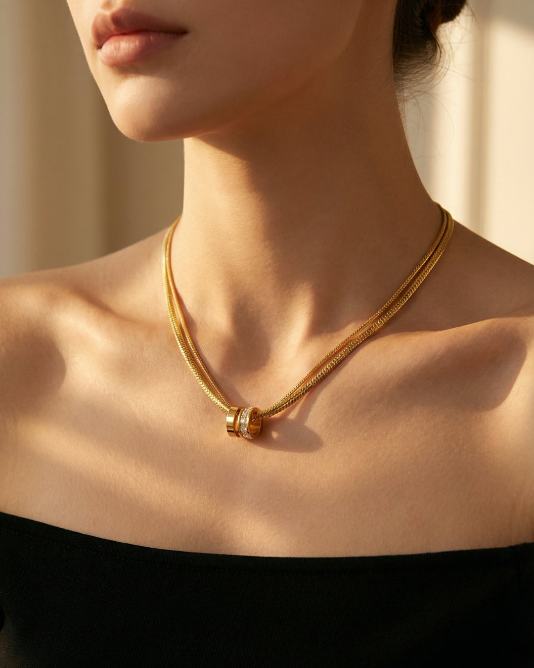 Snake chain double layer zircon circular pandent necklace