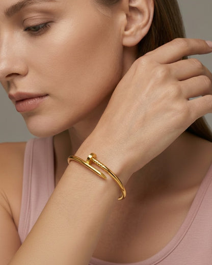 Nail Style Bracelet - Detail View