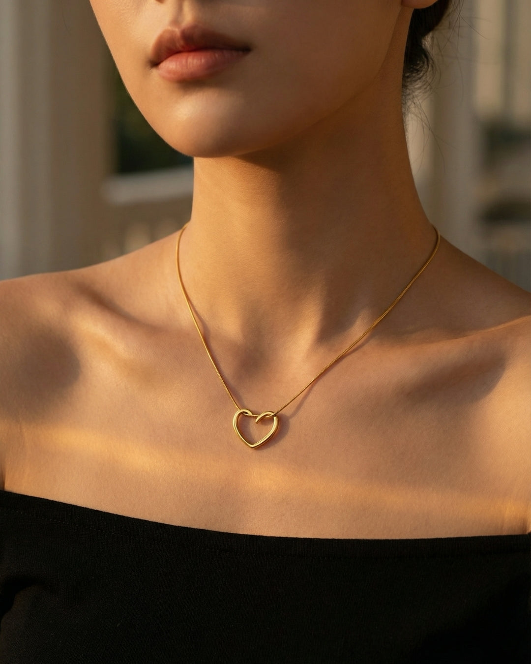 Trendy Heart Hollow Necklace