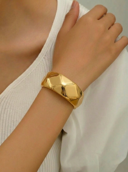Gold Faceted Ring - Close Up