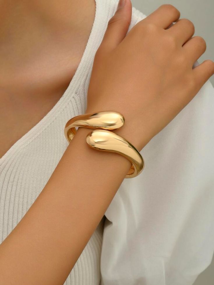 Gold Teardrop Bangle - Close Up