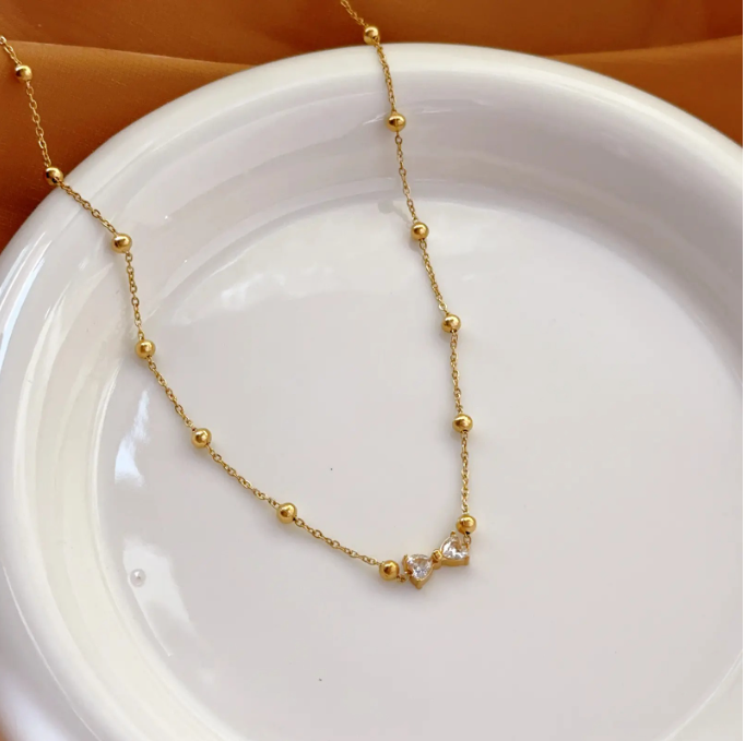 Bow Tie Beads Chain Necklace - Close Up