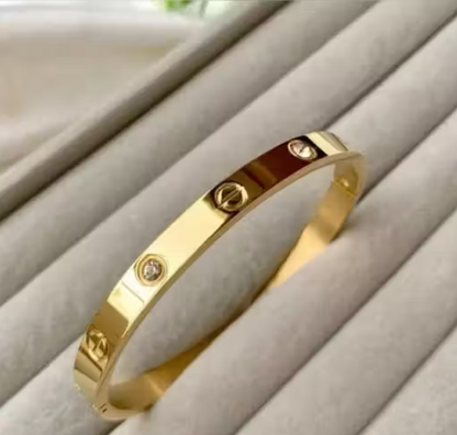 Classic Gold Toned Bracelet
