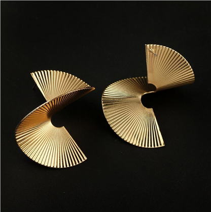 Geometric Spiral Big Stud Earrings