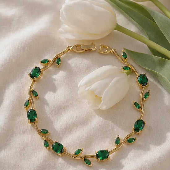 Green Tulip Bracelet – video with fresh white tulips
